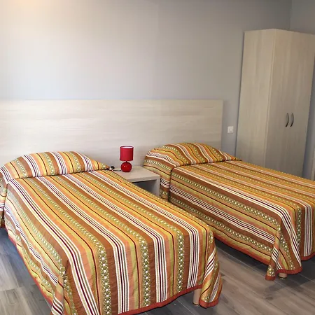 Hotell Arcu Di Sole 2*