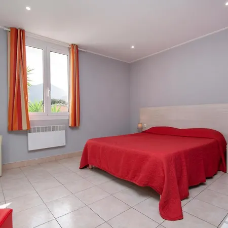 Hotell Arcu Di Sole 2*